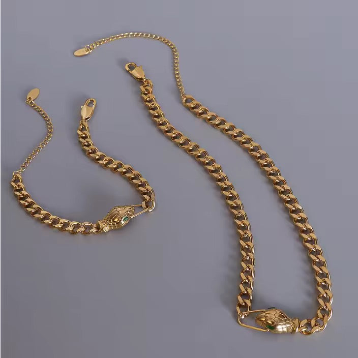 Emerald Fang Bracelet